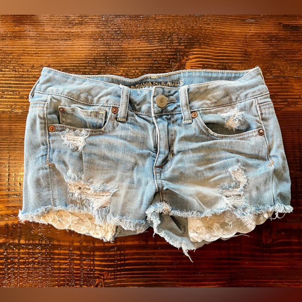 American Eagle Outfitters Stretch Shortie Distressed Shorts Size 4